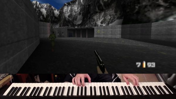 『ゴールデンアイ 007』を「ピアノ」でプレイする海外ファンが登場。奏でられる音楽は意外にもゲームにマッチ_003