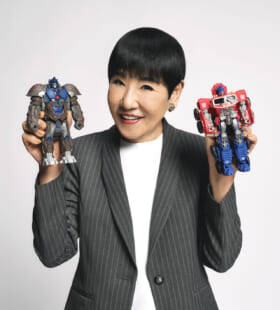 和田アキ子さんが変形する狂気の『トランスフォーマー』新CMが公開決定_008