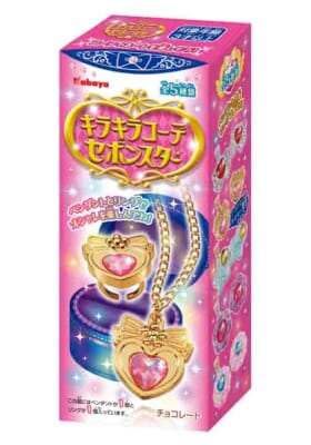 ペンダントとリングをがセットにした「キラキラコーデセボンスター」が発売。女児心くすぐるデザインはハートやリボンなど5種、どれが出_004