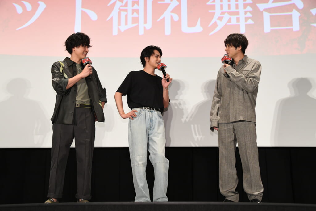 北村匠海、山田裕貴、間宮祥太朗、SUPER BEAVERが登壇！映画『東京リベンジャーズ２ 血のハロウィン編 -決戦-』大ヒット御礼舞台挨拶オフィシャルレポート到着_001