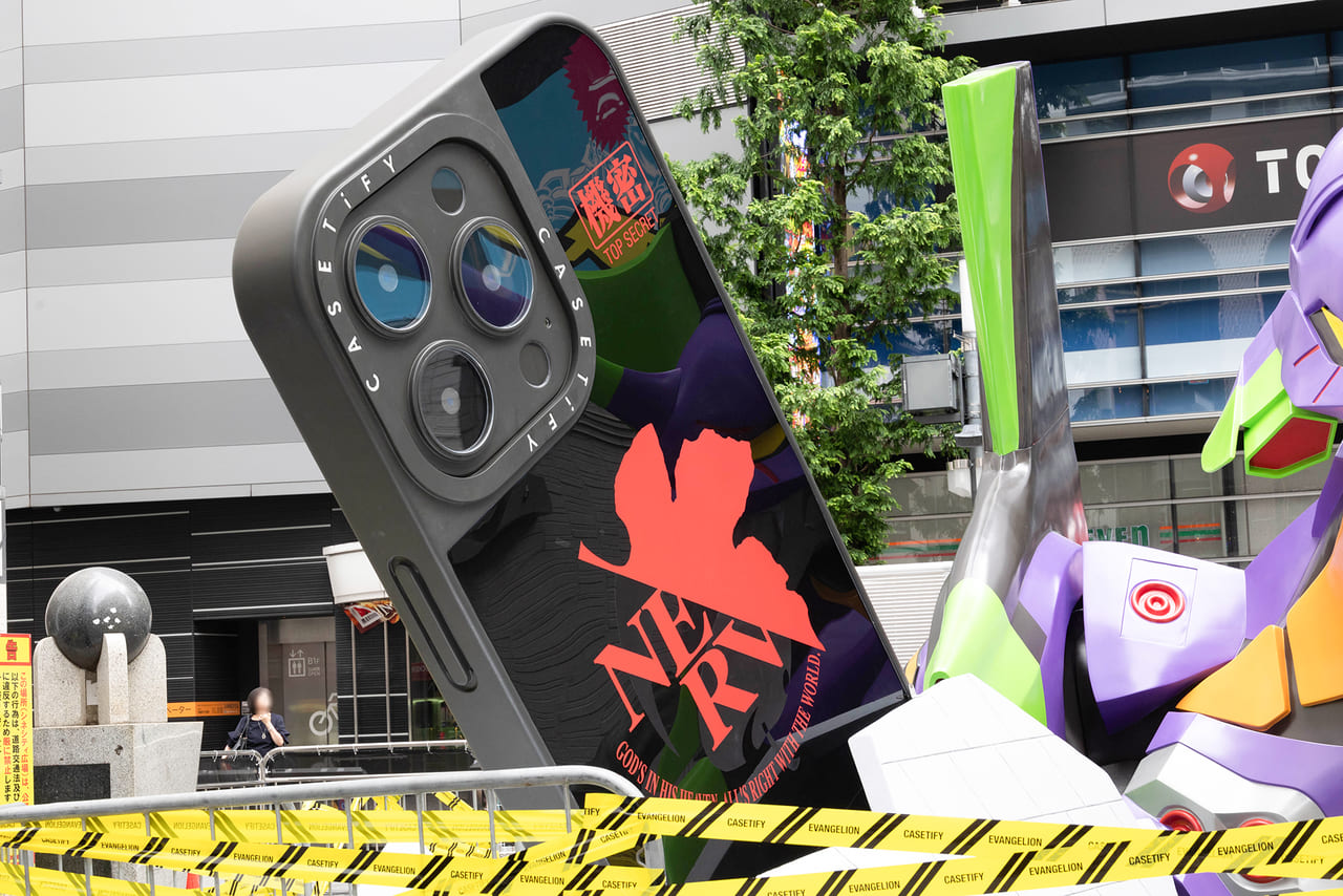 内田理央さんが巨大なエヴァ初号機の前でテープカット！　EVANGELION x CASETiFY 「プロジェクトCSTF: 歌舞伎町作戦」コラボイベントレポート_009