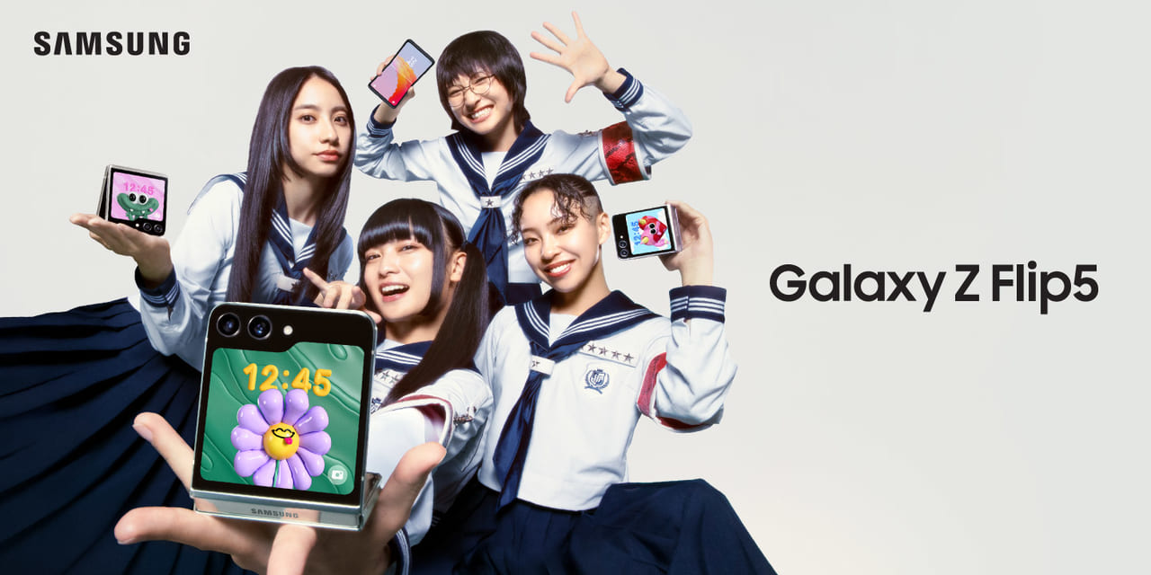 紅白出場の「新しい学校のリーダーズ」が折りたたみスマートフォン「Galaxy Z Flip5」新CMでキレキレのヘドバンを見せる_004