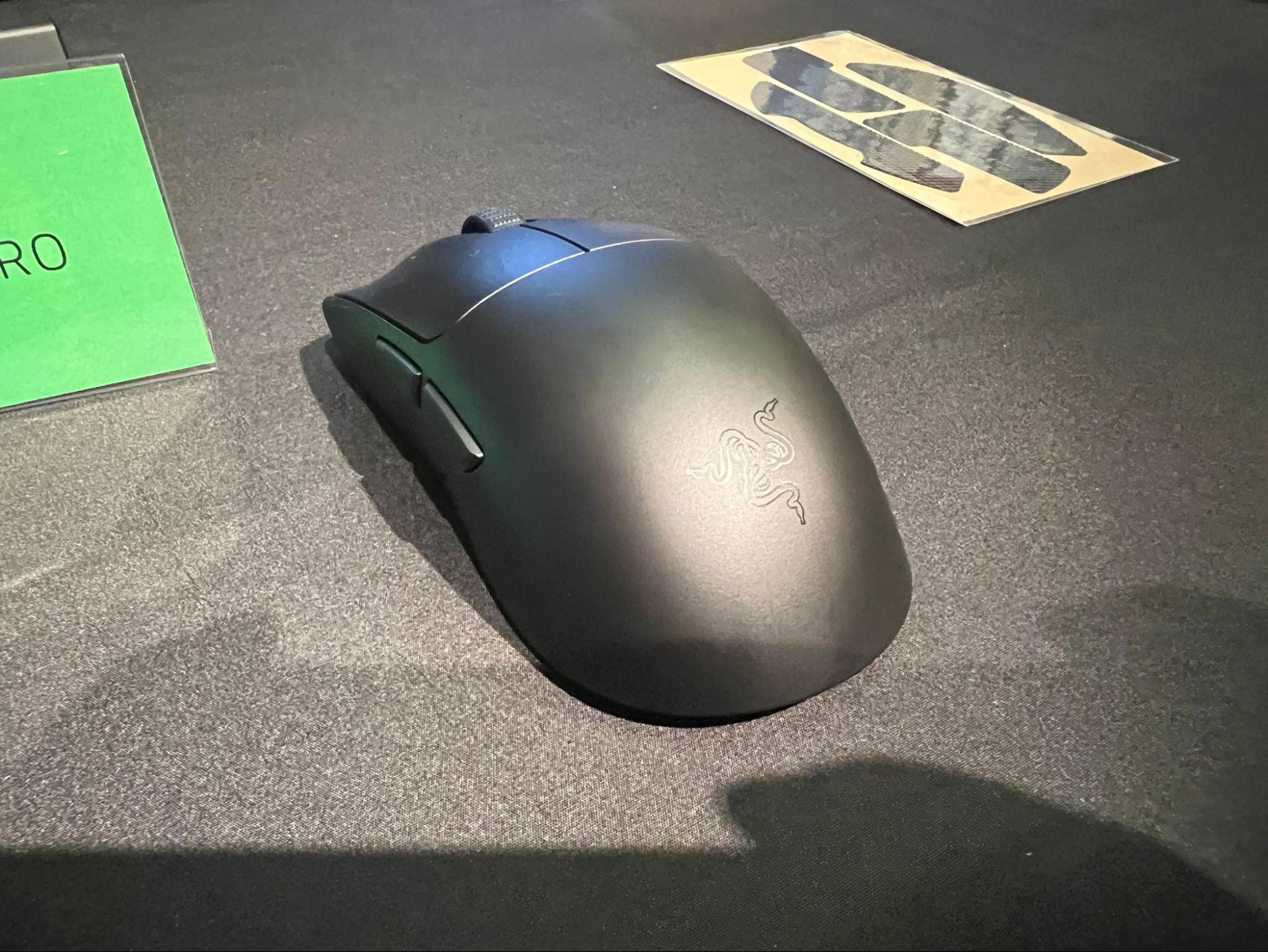 Razerメディア向け発表会レポート。最新ワイヤレスマウス「Viper V3 Pro」は、とんでもなく軽い“約54グラム”_001