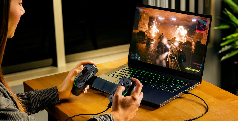 Razerの新コントローラー「Razer Kishi Ultra」が予約受付中。スマホなどに装着するだけで本格的にゲームをプレイ_001