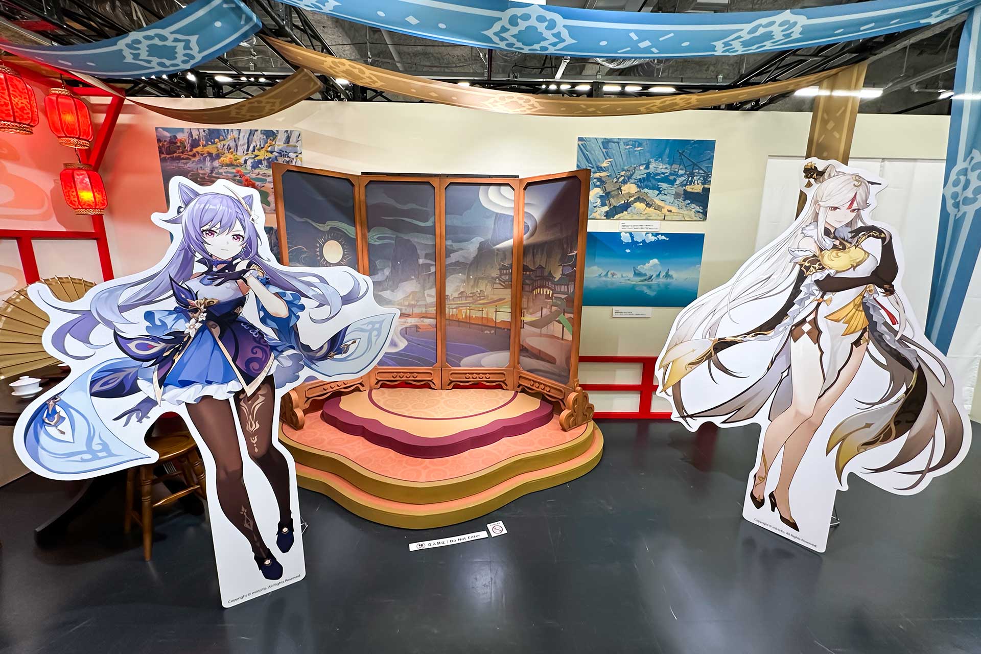 「原神展～たびごころの赴くままに～」レポート：テイワットの国々を巡る展示会、キャラパネルのほか武器など造形物も展示_010