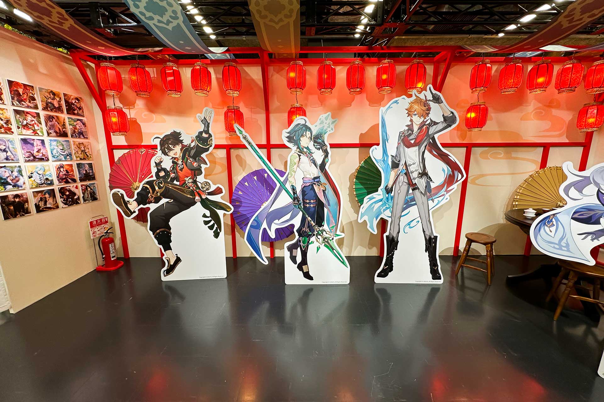 「原神展～たびごころの赴くままに～」レポート：テイワットの国々を巡る展示会、キャラパネルのほか武器など造形物も展示_011