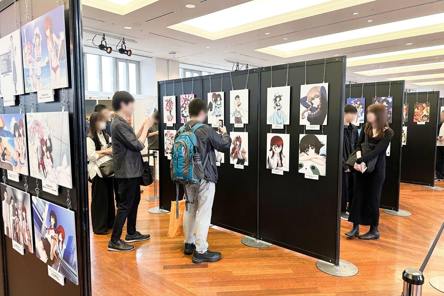 『シュタゲ』15周年イベントレポート：ラボメンが再集結、同時開催の展覧会では「岡部倫太郎のスマホ」も展示_005