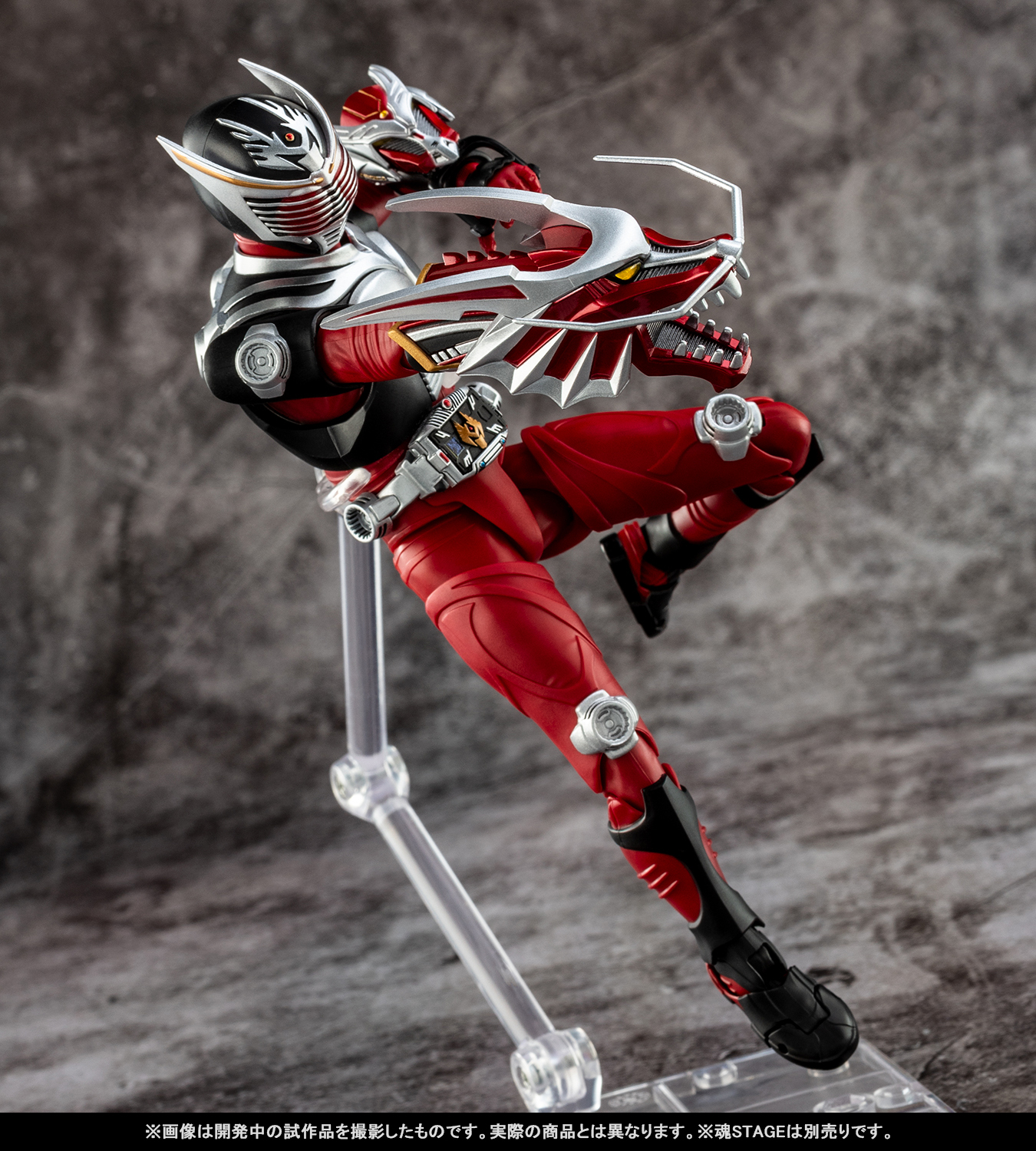 『仮面ライダー龍騎』のフィギュアが登場、3月4日より予約開始。2002年放映当時の骨格・プロポーションで設計_004