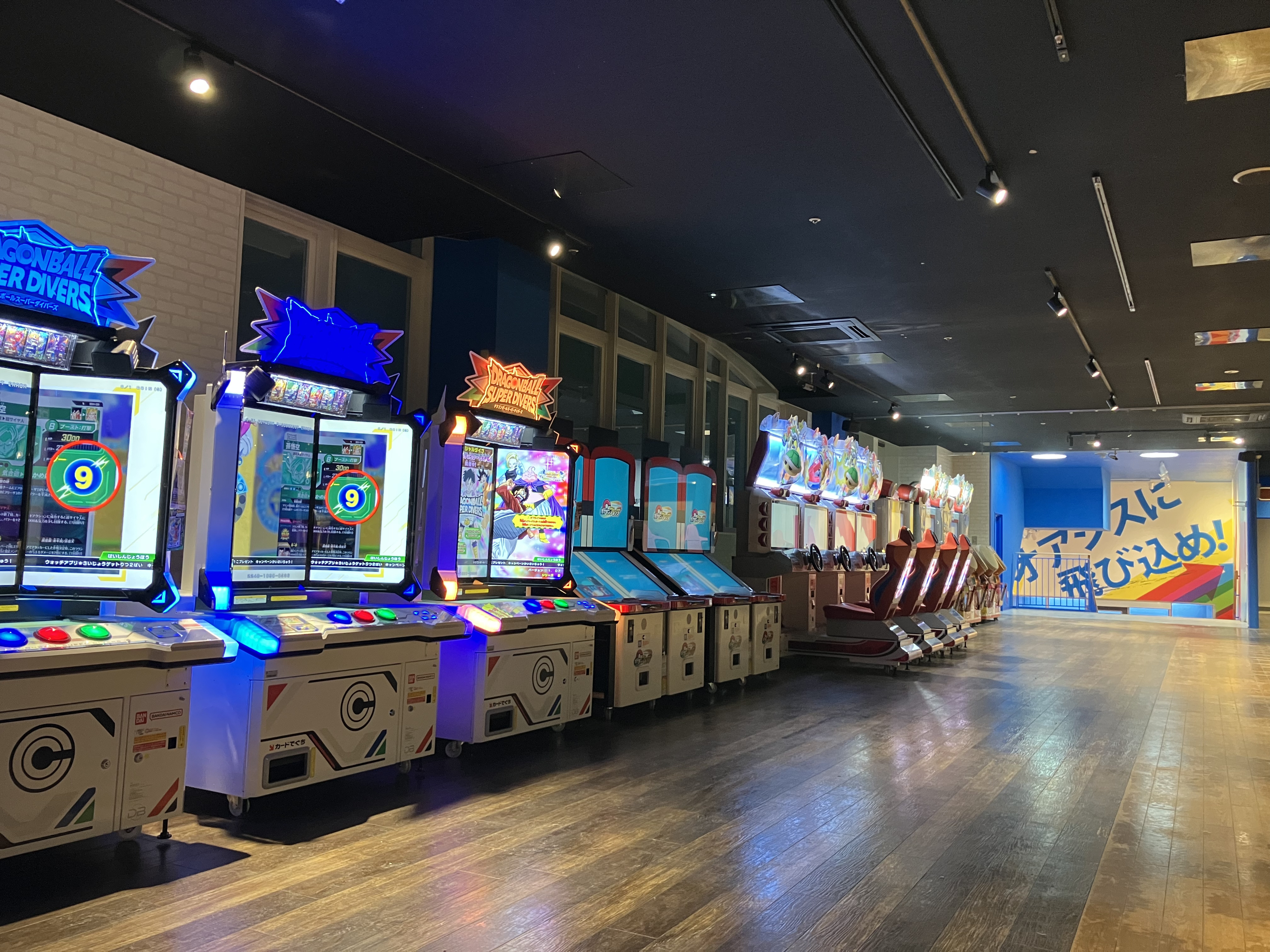 『スターホース』『GI-HORSEPARK』などメダル競馬ゲームを8台も備えた超大型店「GiGO北岡崎」が3月7日にオープン_005