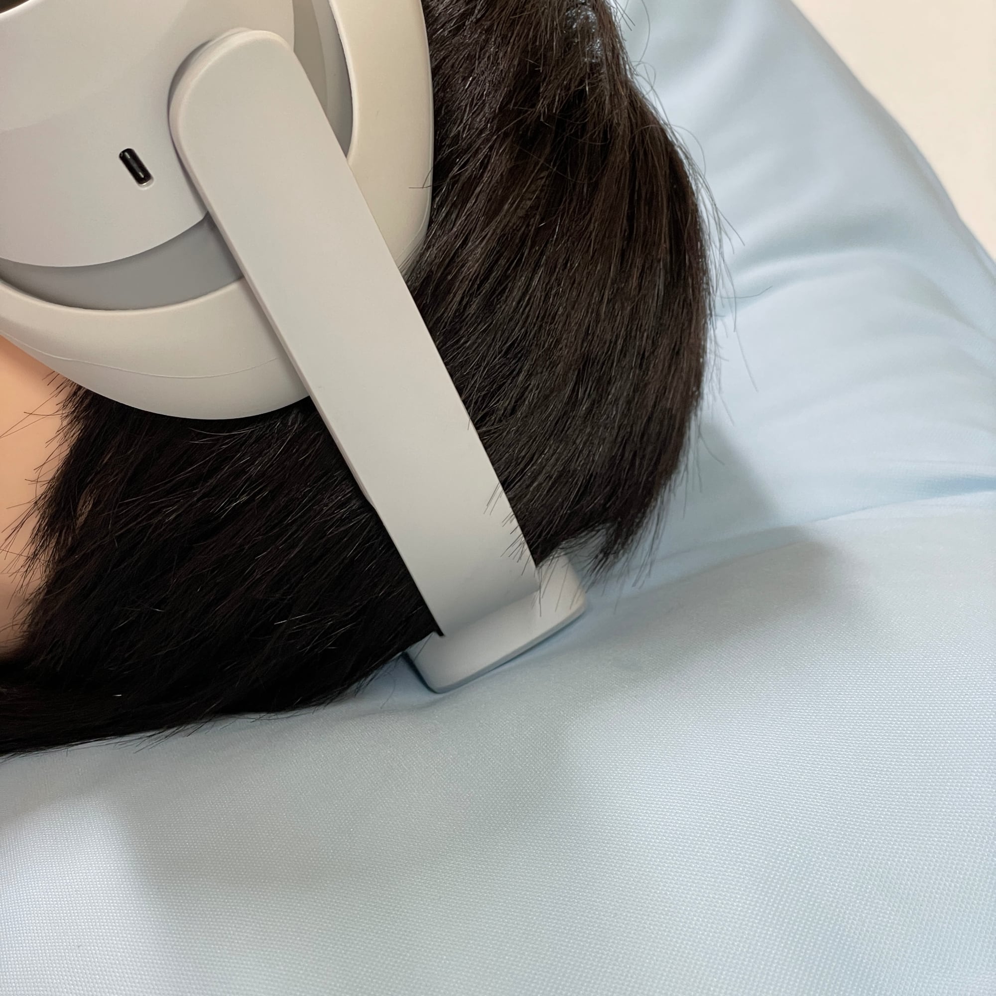 「ぶいすいーと Your Side」が発売。「VR睡眠」の質を高めることを目指したまくら
_006