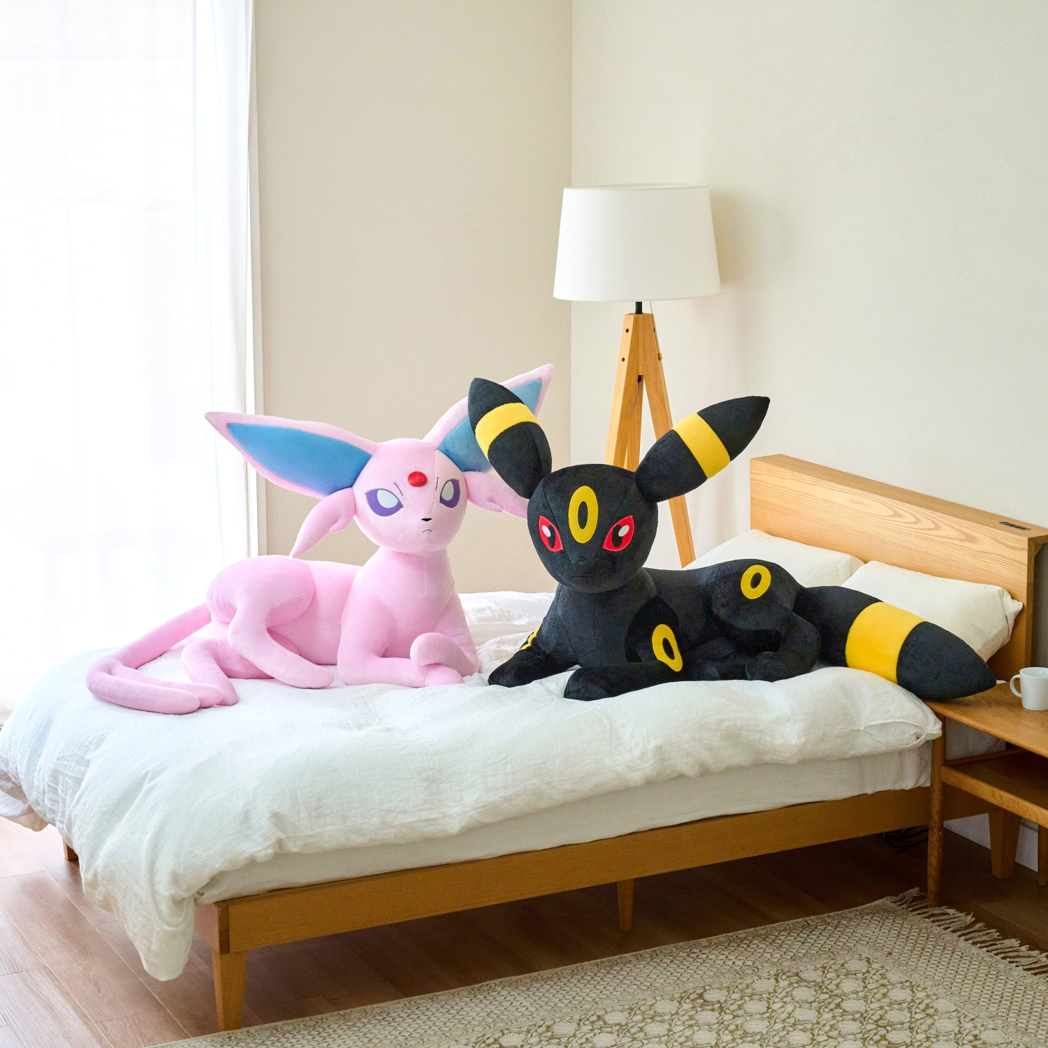 『ポケモン』エーフィ&ブラッキーの等身大ぬいぐるみが予約受付を開始_002