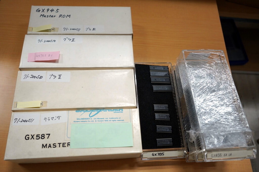 40年前の各種バージョンの企画書や基板をKONAMIが保存していたからこそ『グラディウス オリジン コレクション』は実現し得た──。まるでゲーム考古学、“発掘”された『グラディウスⅢ』AMショー版。令和に蘇る『沙羅曼蛇』新作。シューター大歓喜のコレクションタイトル開発秘話を聞いてきた_015