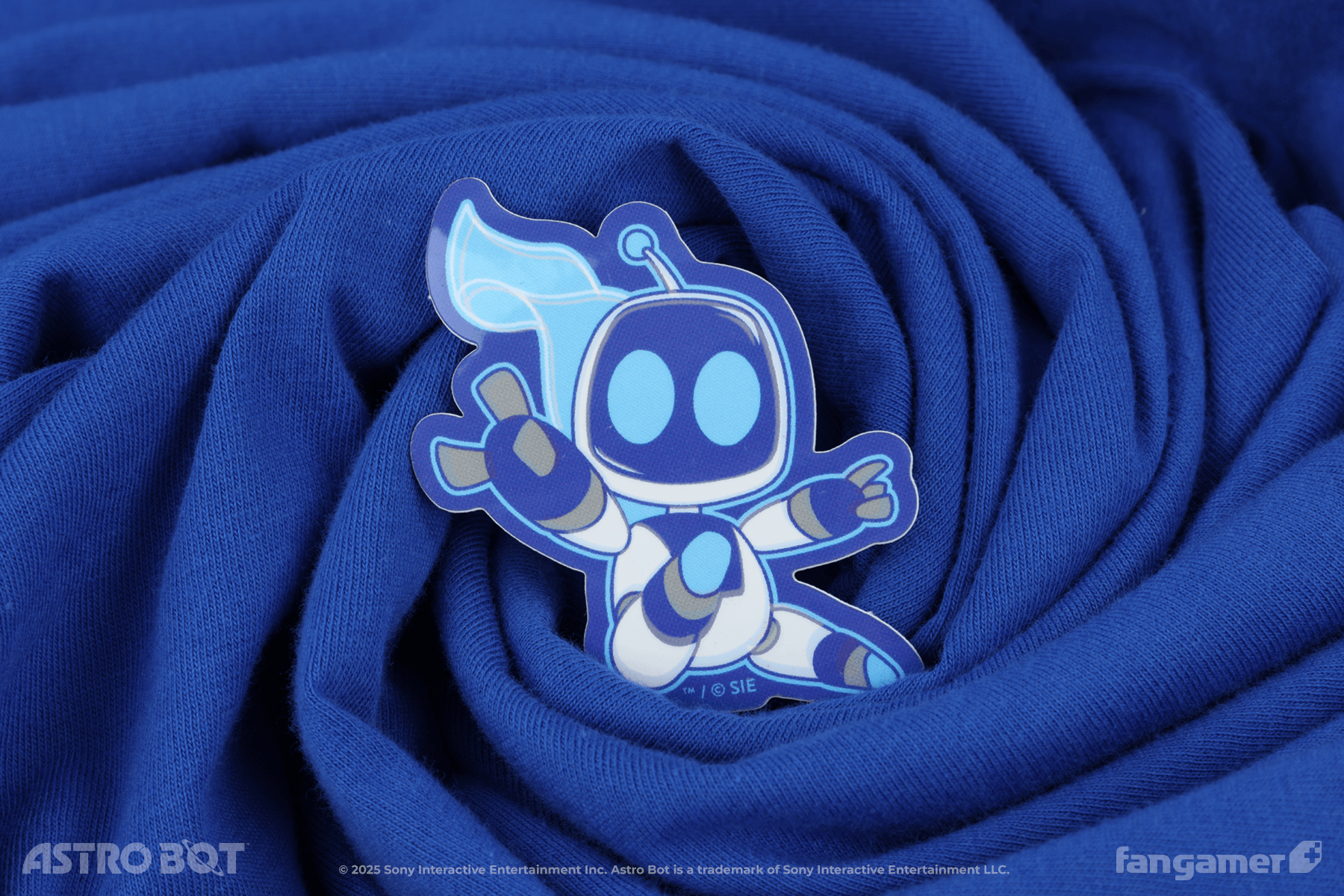 『アストロボット』Tシャツ&ピンバッジがFangamerから発売_012