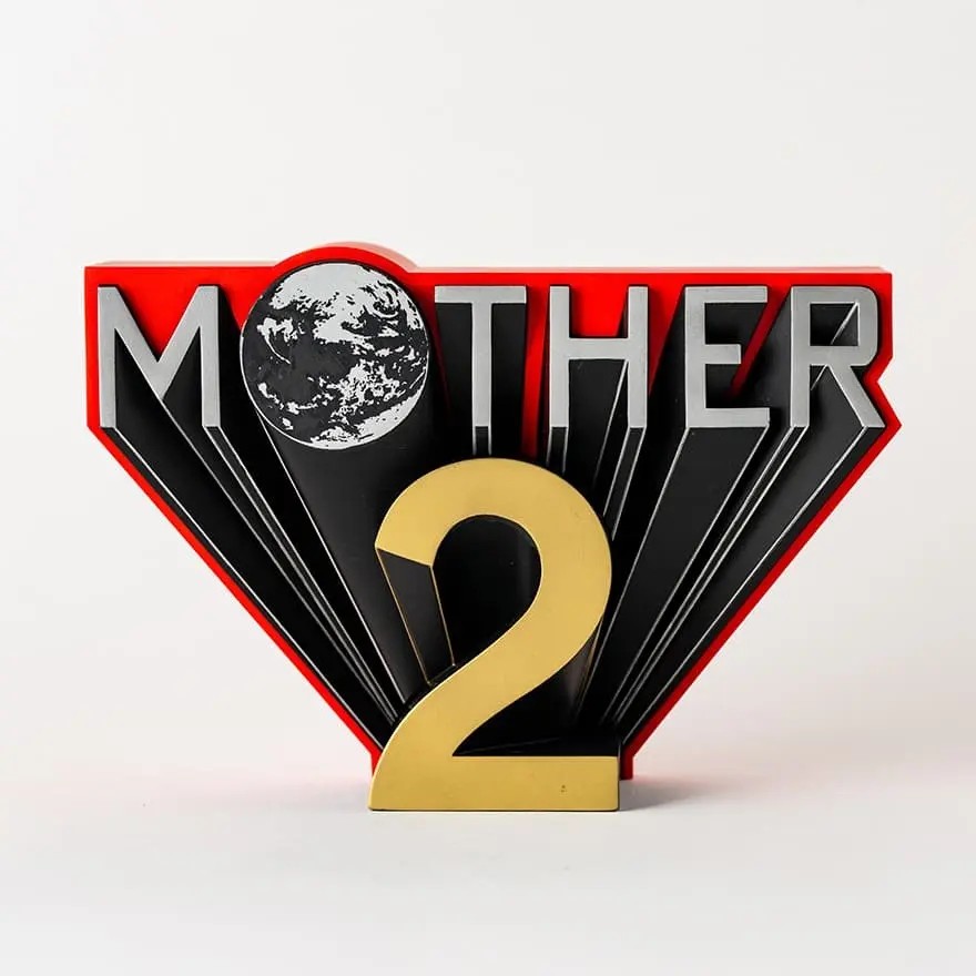 『MOTHER』シリーズからどせいさんパタパタ時計と立体ロゴフィギュアが登場_005
