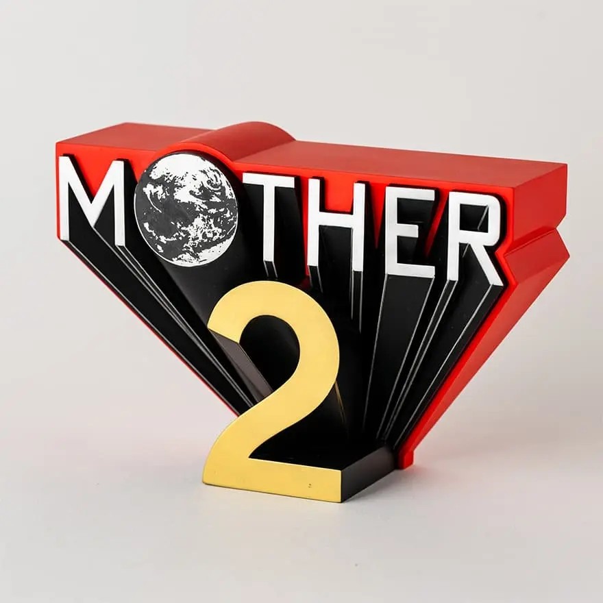 『MOTHER』シリーズからどせいさんパタパタ時計と立体ロゴフィギュアが登場_006