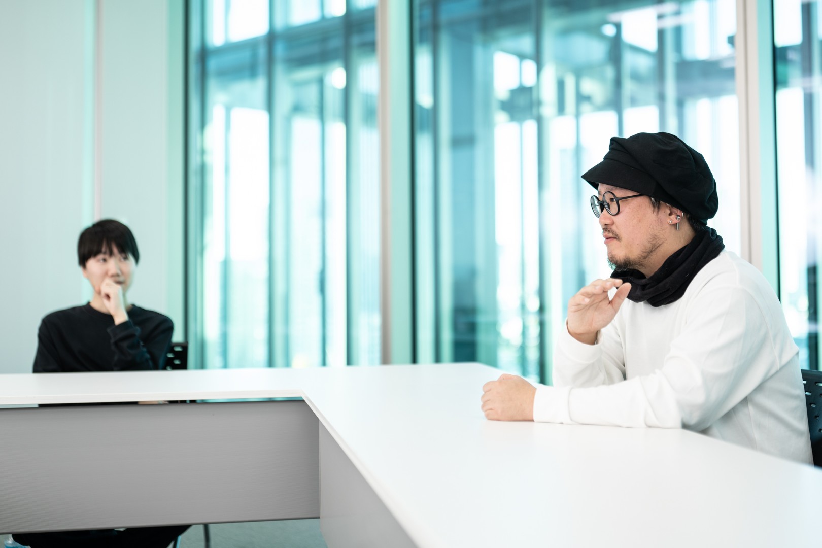 なぜ『ゾゾゾ』はやらせと言われようとも編集し、『フェイクドキュメンタリー「Q」』はフィクションだと言ってしまうのか ― 大森時生×皆口大地が設計する“安心して乗っかれる”エンタメの秘密_010