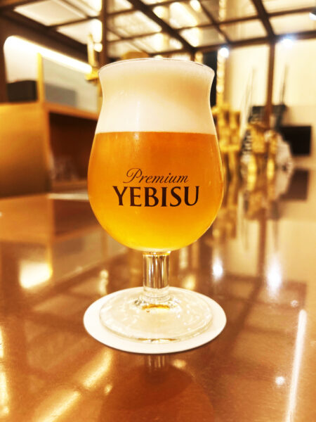 『ジョジョ』の荒木飛呂彦氏が洋装の美人画を描き下ろした「五感で味わう、ヱビスの美人画展」が東京で9月10日から開催_003