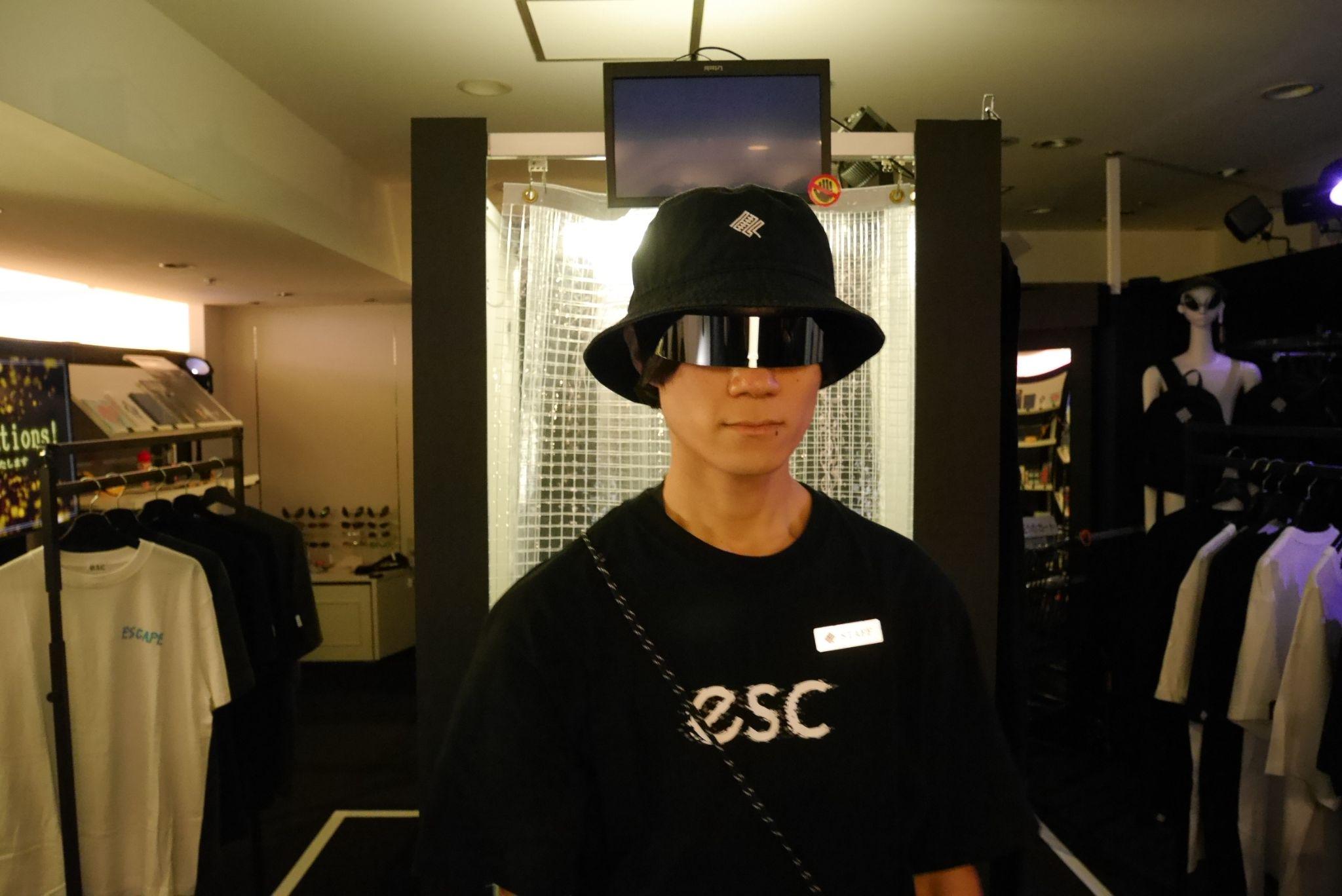 「店員に話しかけられたら即退店」の服屋「esc（エスケープ）」レポート:案の定ツッコミどころ満載のヘンな店だった_016