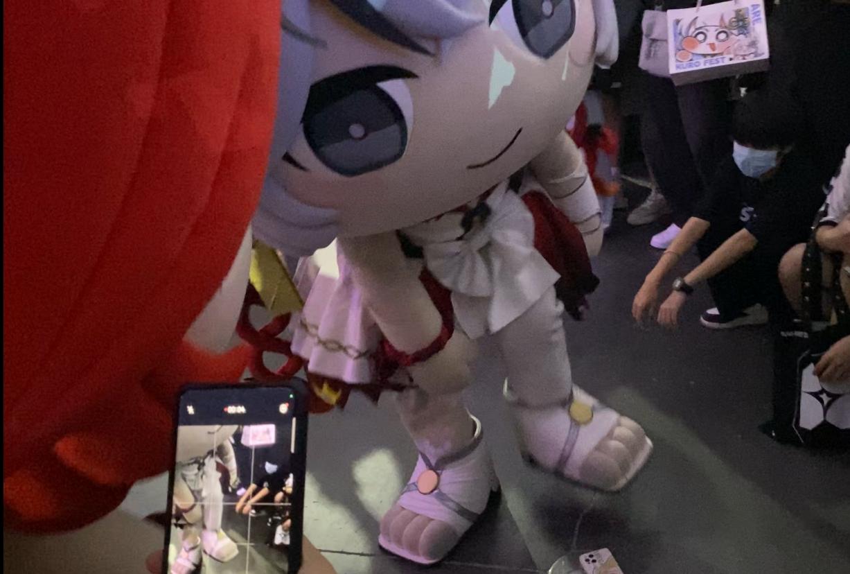 『鳴潮』イベントレポート:中国限定オフラインイベントで降臨した「着ぐるみツバキ」の無法ムーブが容赦なさすぎた_019