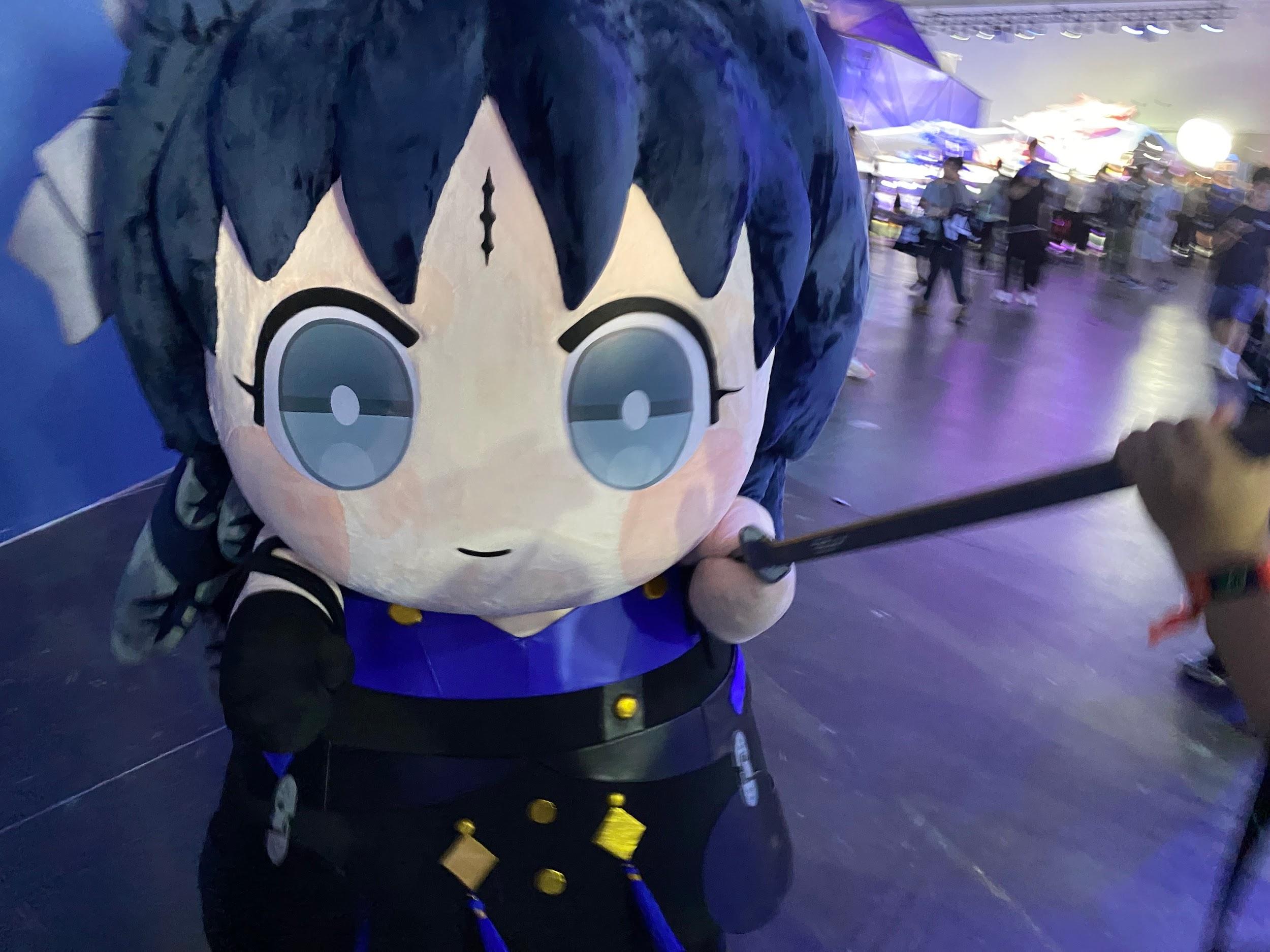 『鳴潮』イベントレポート:中国限定オフラインイベントで降臨した「着ぐるみツバキ」の無法ムーブが容赦なさすぎた_022