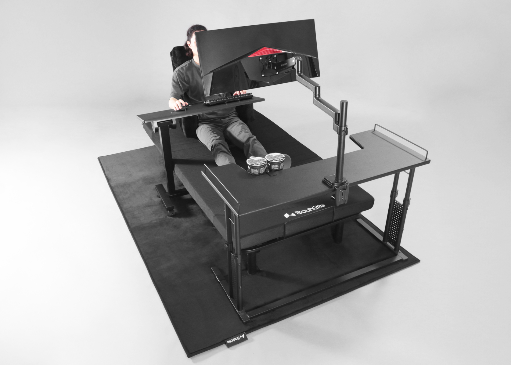 ベッドやデスク周りの床をまるごと“黒”でカバーできる「ゲーミングカーペット」が発売。幅250cm×奥行き160cmでめちゃデカい_003