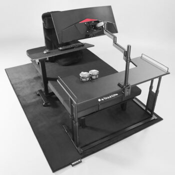 ベッドやデスク周りの床をまるごと“黒”でカバーできる「ゲーミングカーペット」が発売。幅250cm×奥行き160cmでめちゃデカい_013