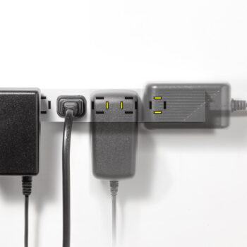 「縦も横も“間も”差せる」サンワサプライの自由過ぎる革新的電源タップが話題に_003