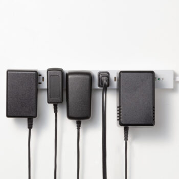 「縦も横も“間も”差せる」サンワサプライの自由過ぎる革新的電源タップが話題に_002
