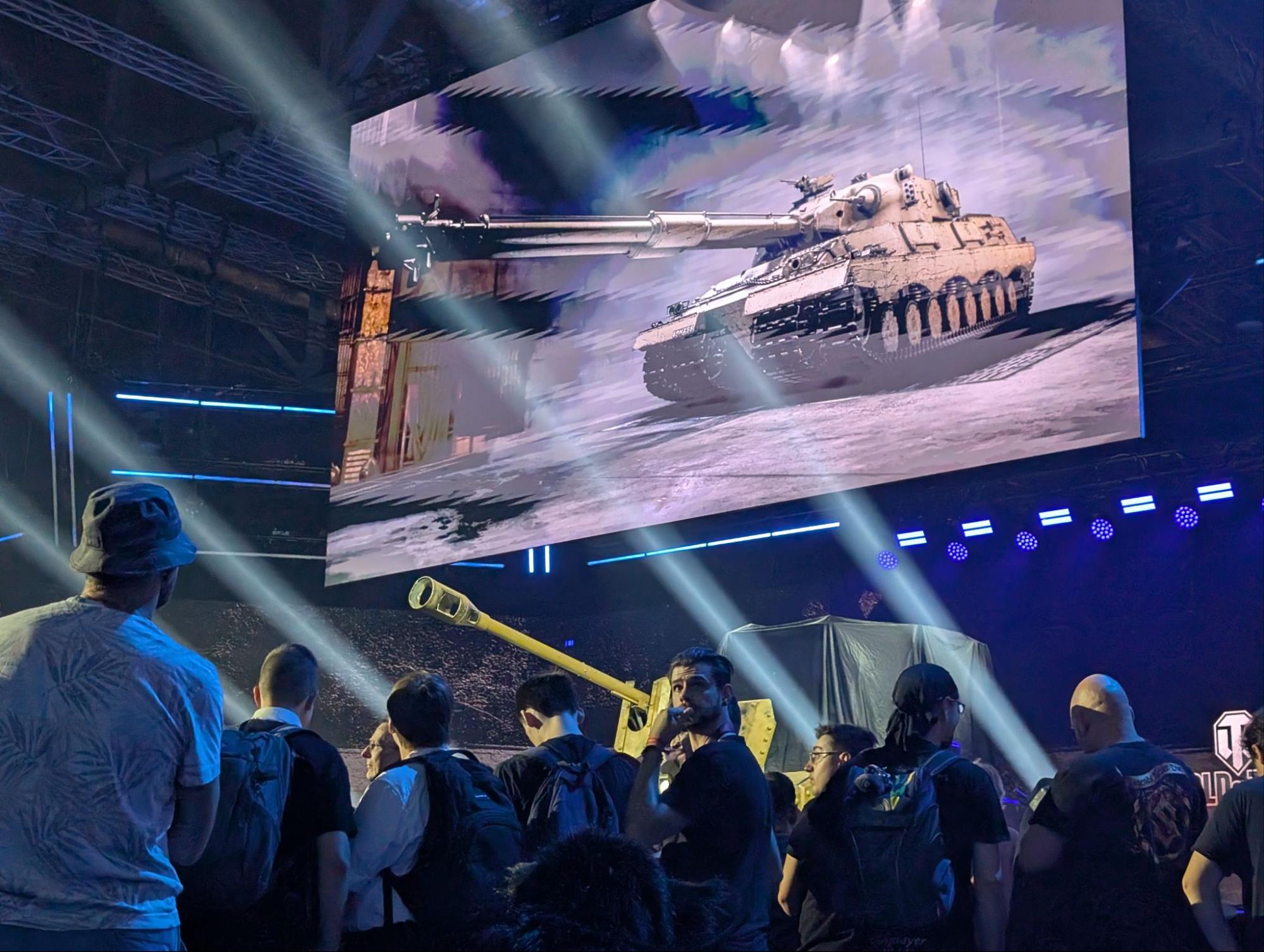 グッズを箱ごとぶんなげ配布！？ストロングスタイルにもほどがある対戦戦車ゲーム『World of Tanks』のリアル配布イベント_007