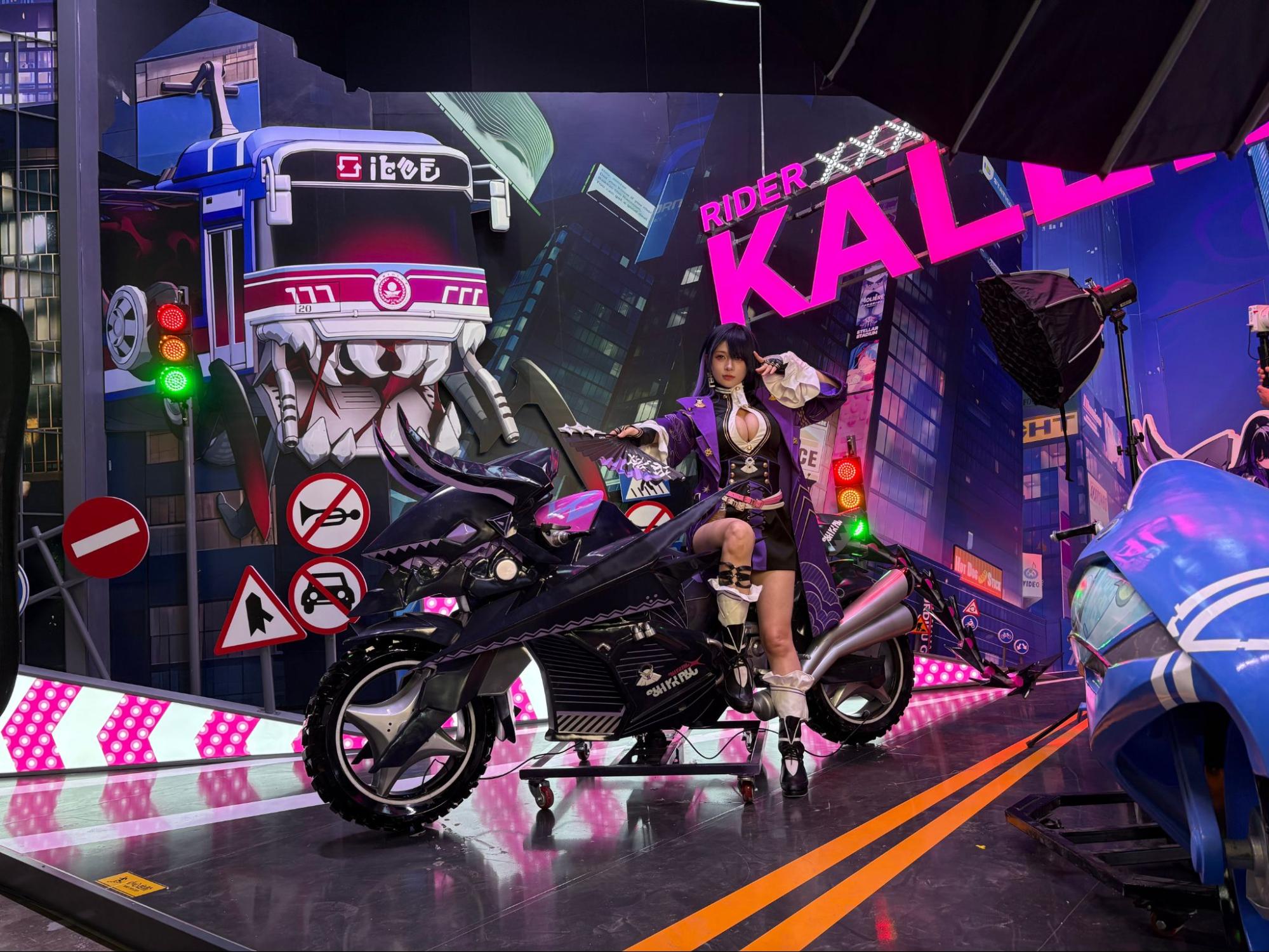 バイク×美少女RPG『チェイシングカレイドライダー』ブースレポート：TGSブースでガチャを回したら……本物の美少女が出てきた！？_011