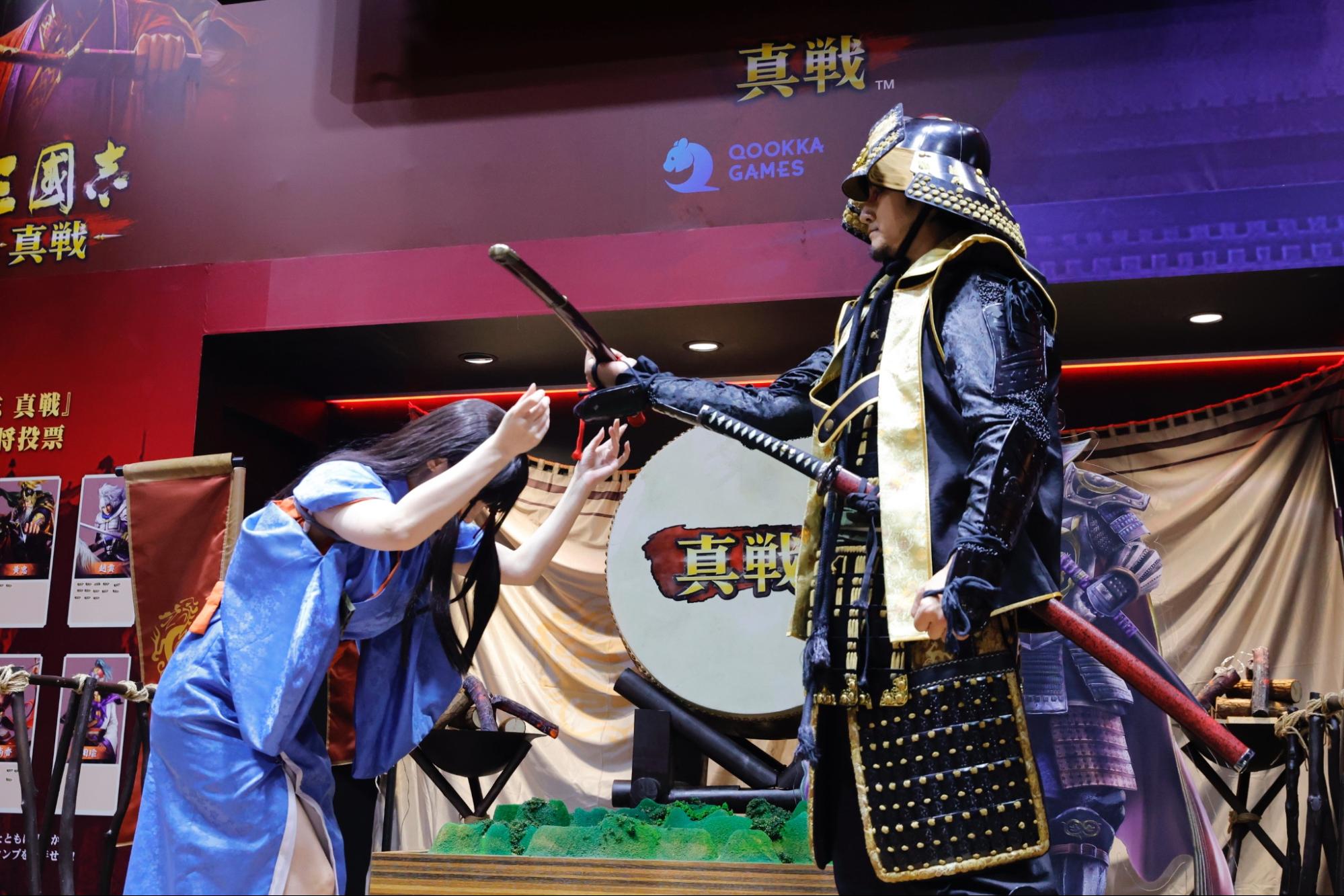 『信長の野望 真戦』×『三國志真戦』TGS2025ブースレポート。コスプレイヤーが気合入りまくりだった_005