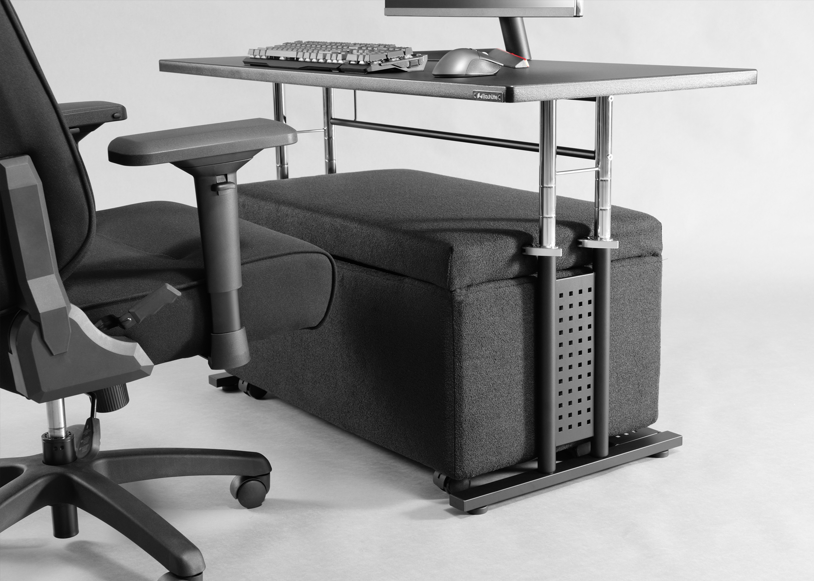 「ストレージオットマン マックス BOT-840」が新発売。デスク下をまるごと収納とクッションに変えられるオットマン_018