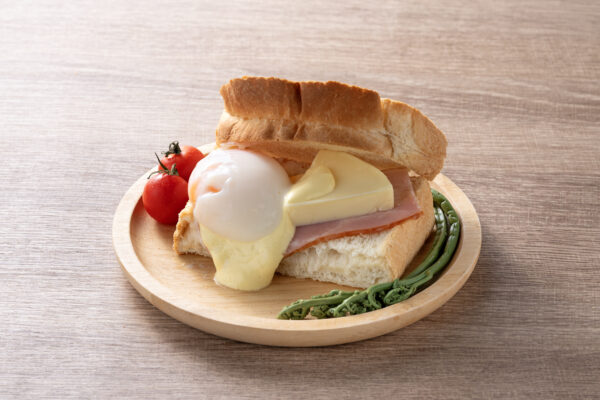 『ダンジョン飯』より「レッドドラゴンの脚の素揚げ」などの“魔物食”再現グルメが販売決定_004
