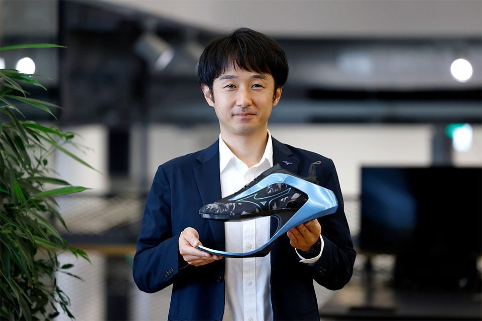 ミズノが未来的すぎる「シューズ」発表_003