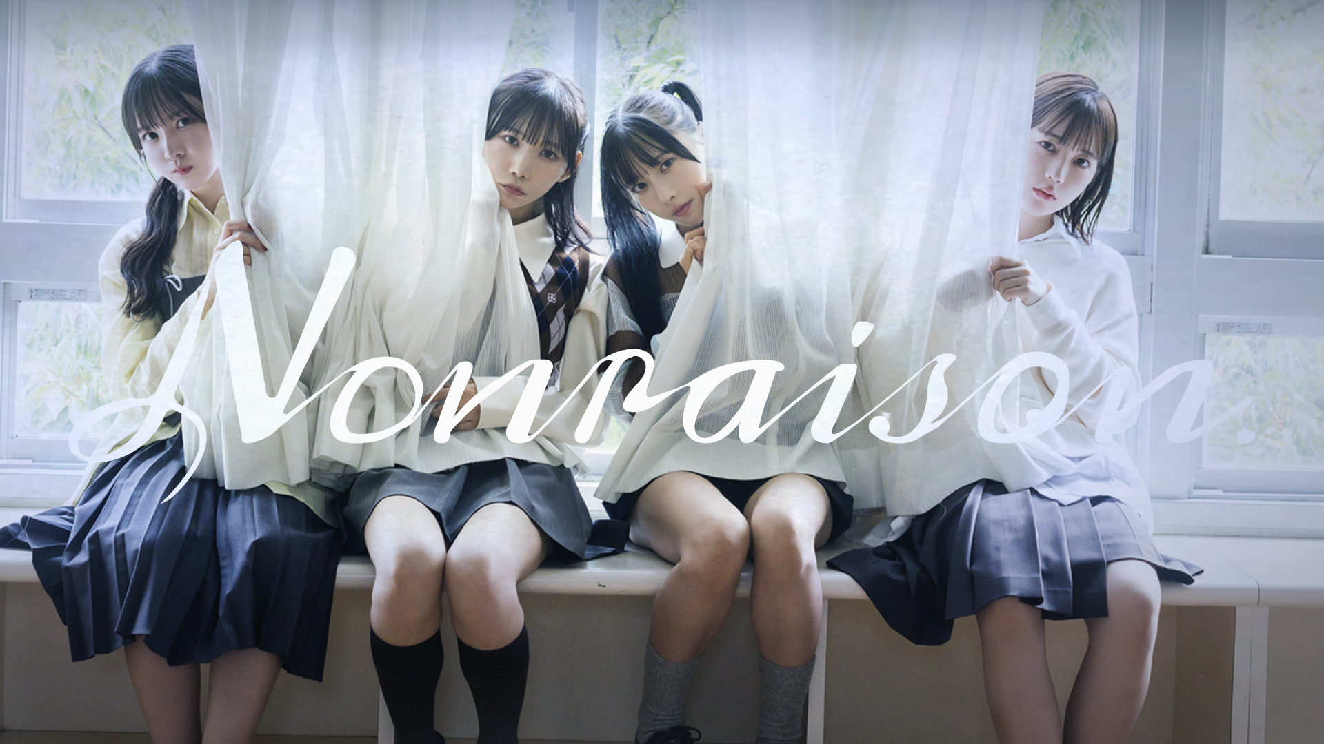 実在しない謎のアイドル写真集『ノンレゾン 1st写真集〈QUINTET〉』がAmazonに登場。4人組のはずが、5人目の気配を感じてならない_006