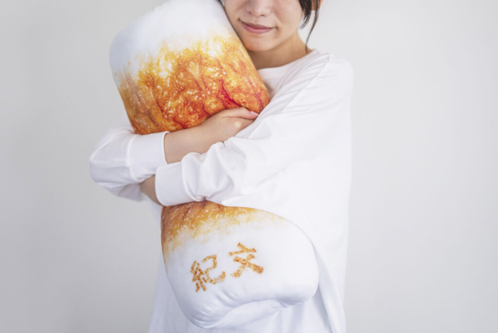 超クソデカ「ちくわクッション」11月4日に登場_007