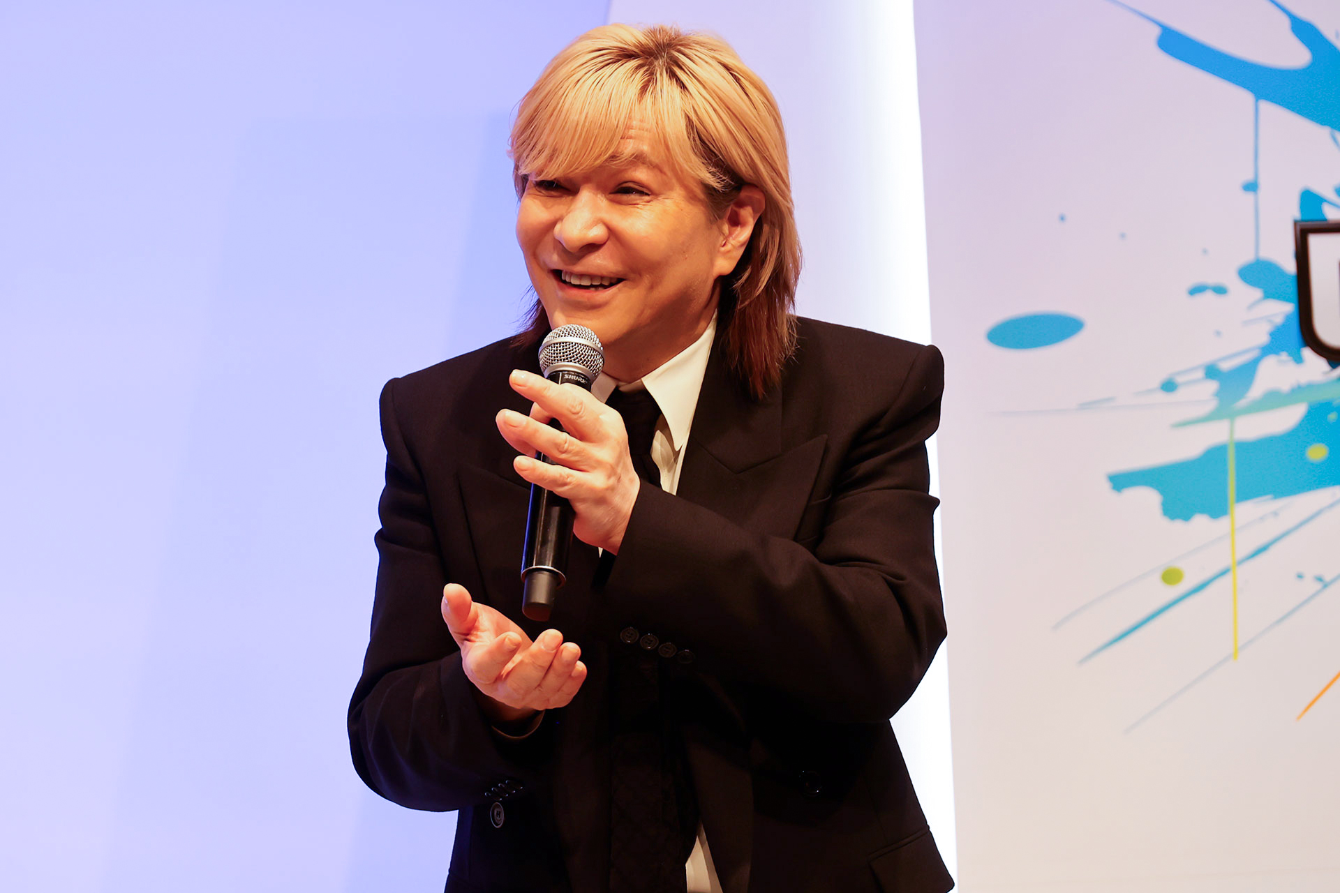 『アウトランカーズ』完成披露会レポート。岡本吉起氏と小室哲哉氏が30年ぶりに再会_012