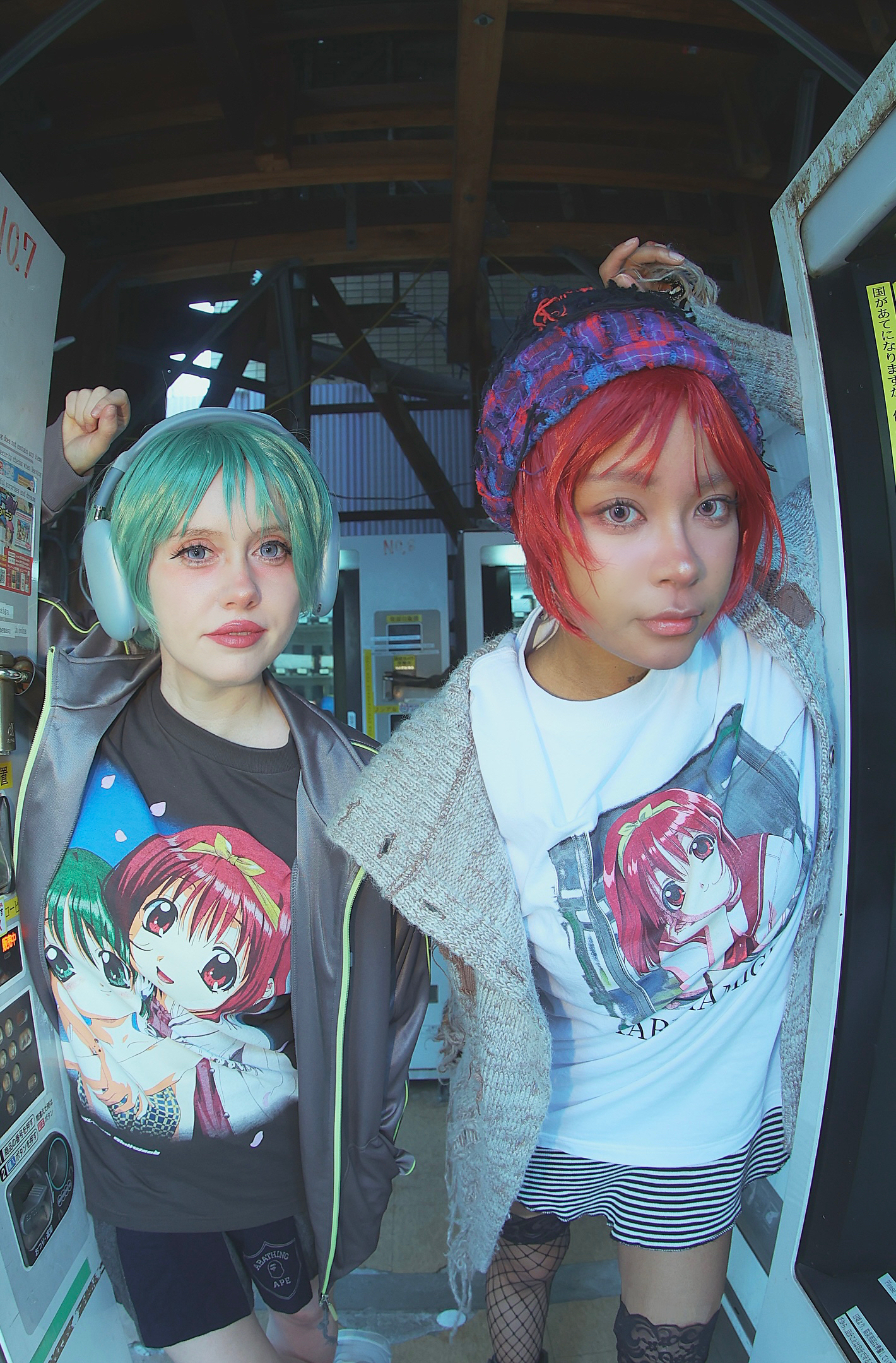 『ToHeart』1999年放映のTVアニメイラストを用いたTシャツが発売決定。TVアニメ第1巻に描かれた印象的なジャケットイラストや、「神岸あかり」が「HMX-12“マルチ”」を抱いている象徴的なイラストをデザインした2種類のシャツが登場_020