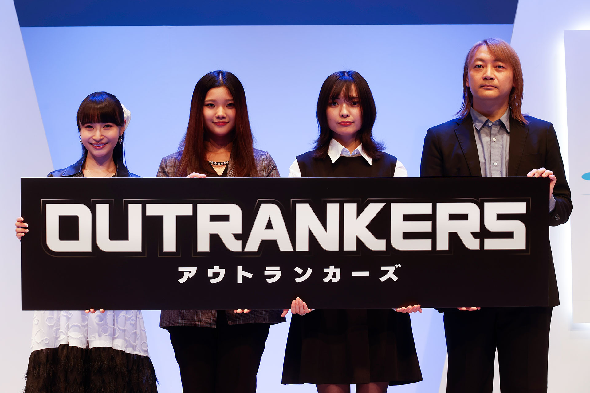 『アウトランカーズ』完成披露会レポート。岡本吉起氏と小室哲哉氏が30年ぶりに再会_020