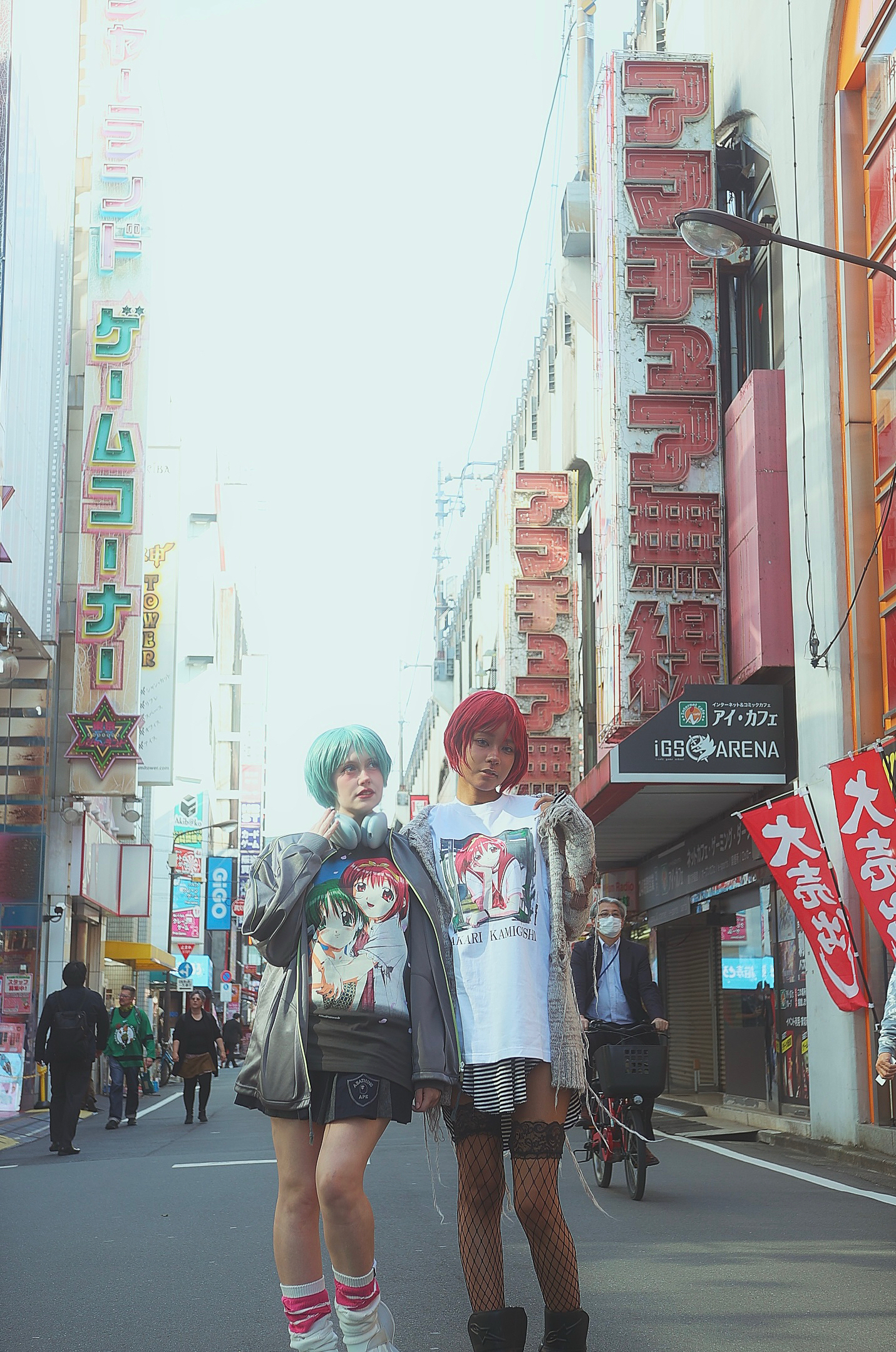 『ToHeart』1999年放映のTVアニメイラストを用いたTシャツが発売決定。TVアニメ第1巻に描かれた印象的なジャケットイラストや、「神岸あかり」が「HMX-12“マルチ”」を抱いている象徴的なイラストをデザインした2種類のシャツが登場_014