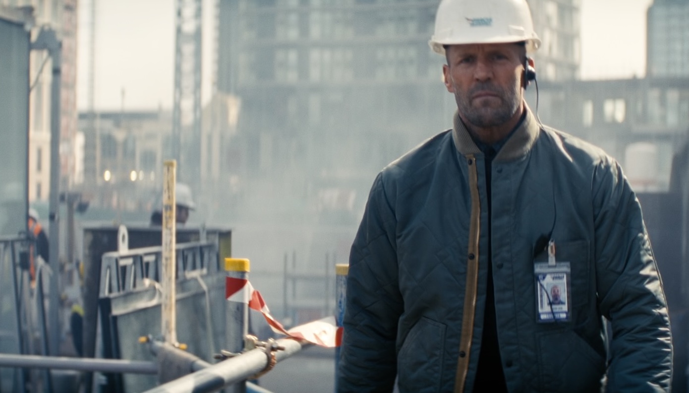 ジェイソン・ステイサム主演『ワーキングマン』新映像が解禁。元特殊部隊員の現場監督が爽快な⼯具アクションでマフィアを制圧する_001