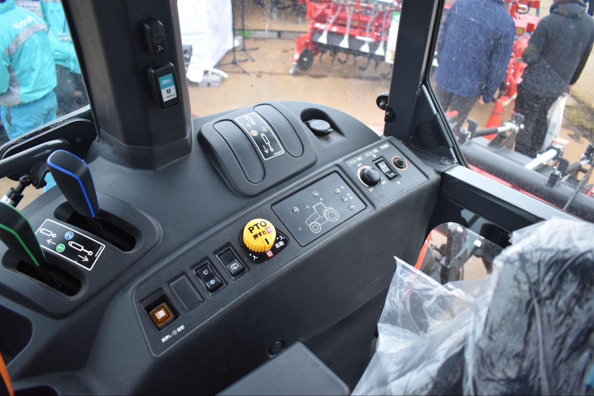 『ファーミングシミュレーター 25』がガチの農業イベント「秋田県種苗交換会」に展示されていた_027