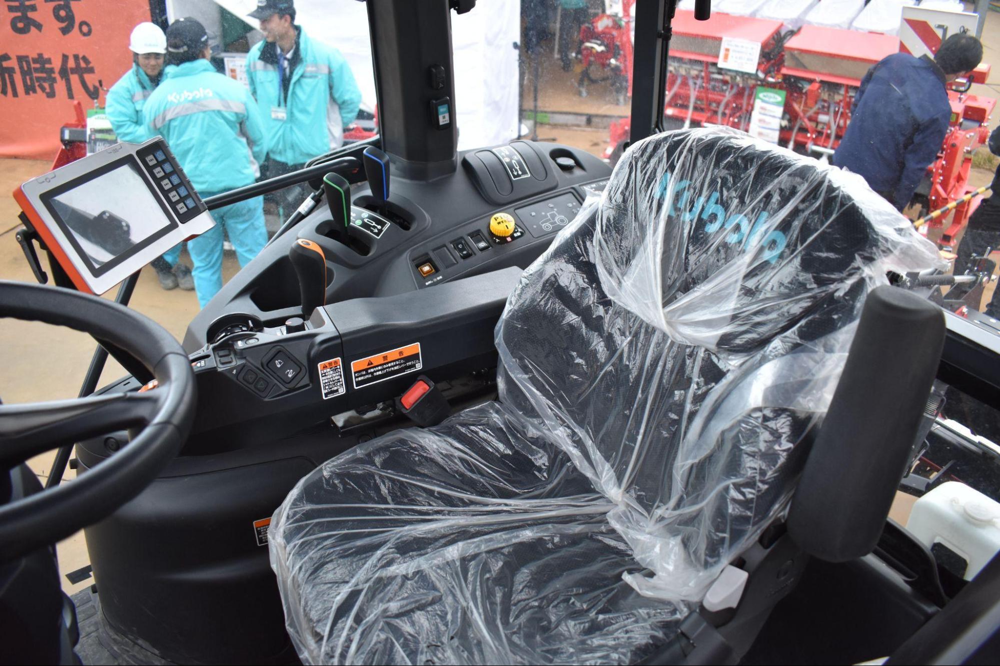 『ファーミングシミュレーター 25』がガチの農業イベント「秋田県種苗交換会」に展示されていた_025