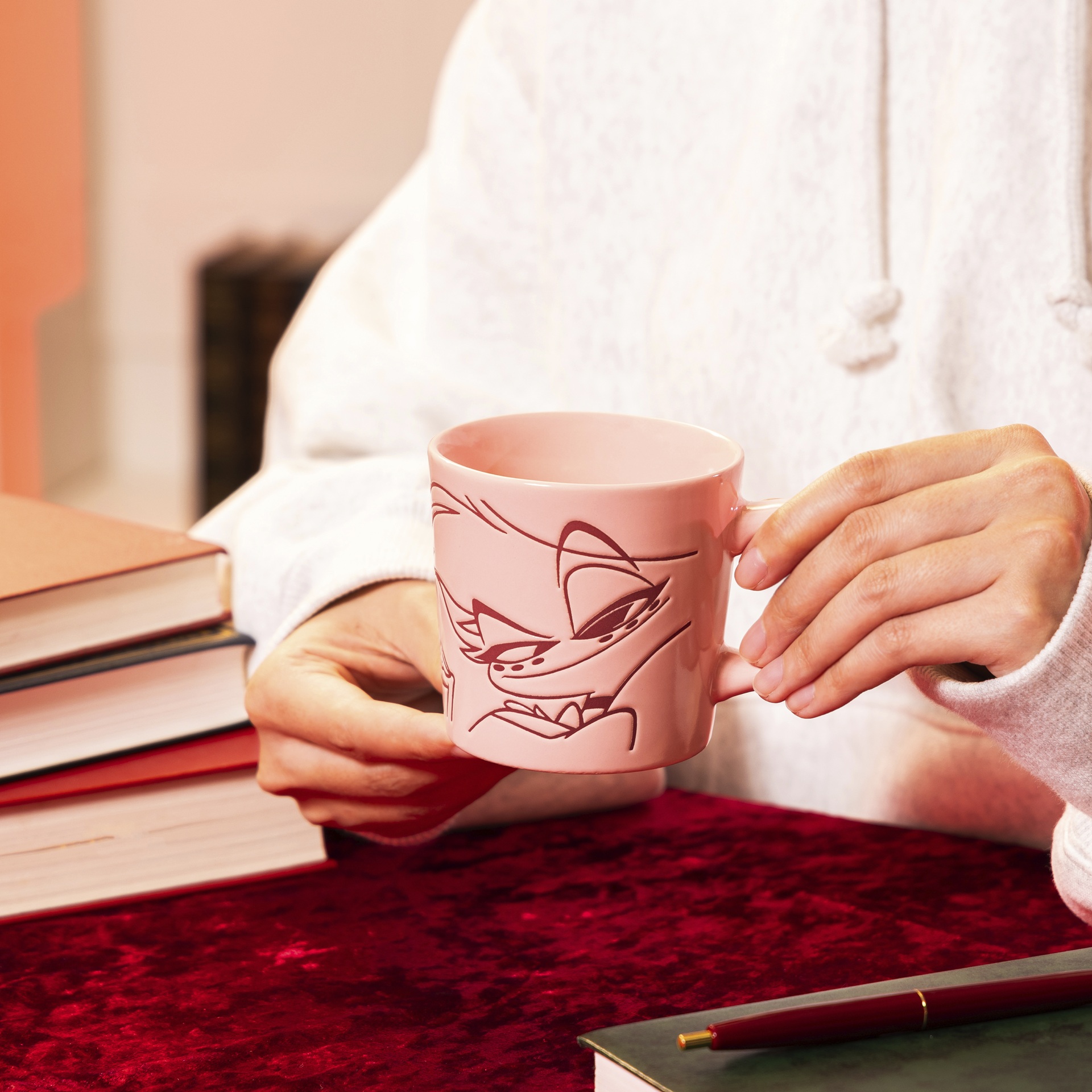 『ハズビン・ホテルへようこそ』のポップアップショップが開催決定_027