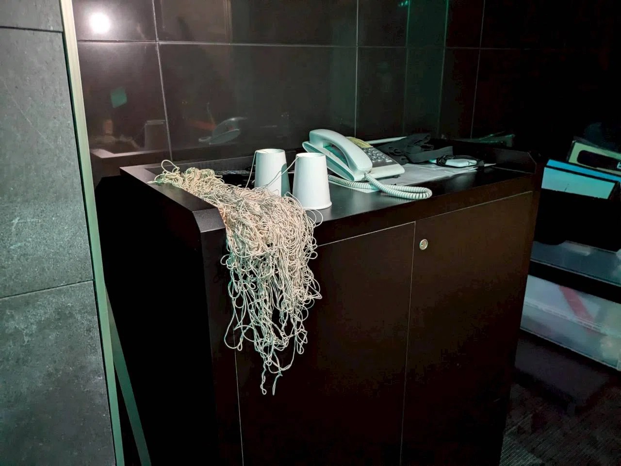 実在の遊園地でリアル異変探しゲームを行う「嘘の遊園地」が2026年1月10日より開催決定_003