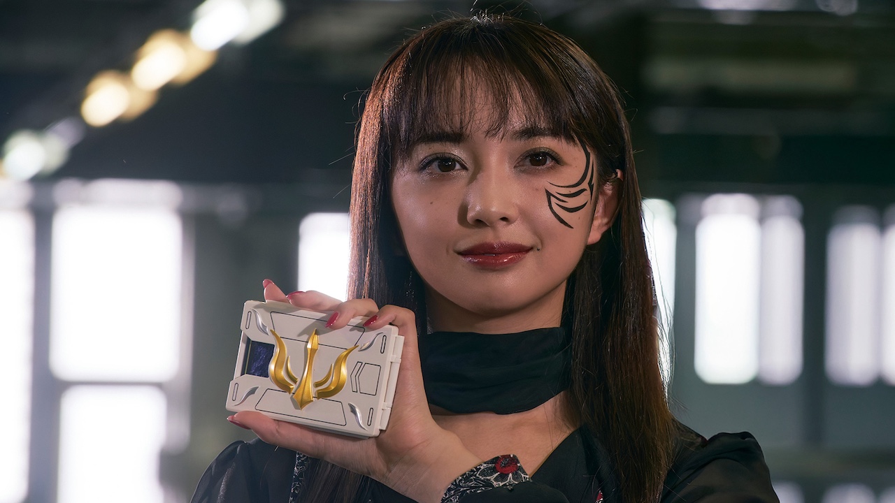 藤岡弘、さんの次女・天翔天音さんが「仮面ライダーアインズ」に変身_004