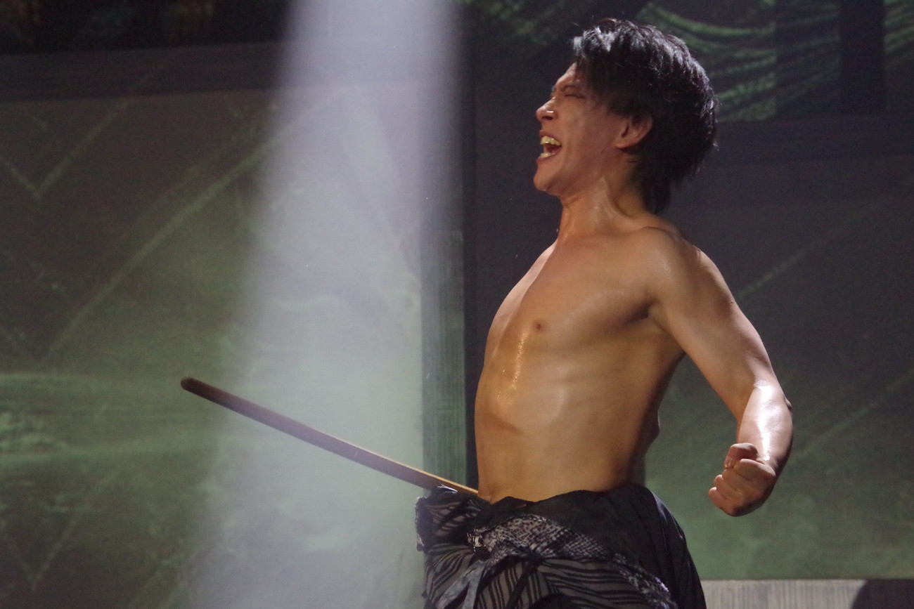 『爆剣 -新選組疑剣斬-』観劇レポート：弁慶が新選組に向かってガトリングガンをぶっぱなすエンタメ爆盛り時代劇_007