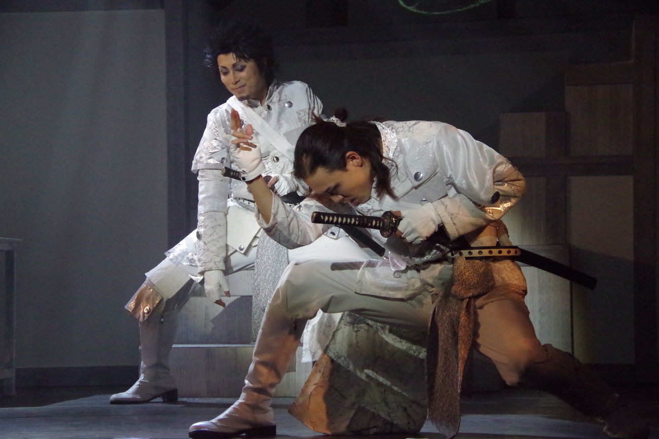 『爆剣 -新選組疑剣斬-』観劇レポート：弁慶が新選組に向かってガトリングガンをぶっぱなすエンタメ爆盛り時代劇_014