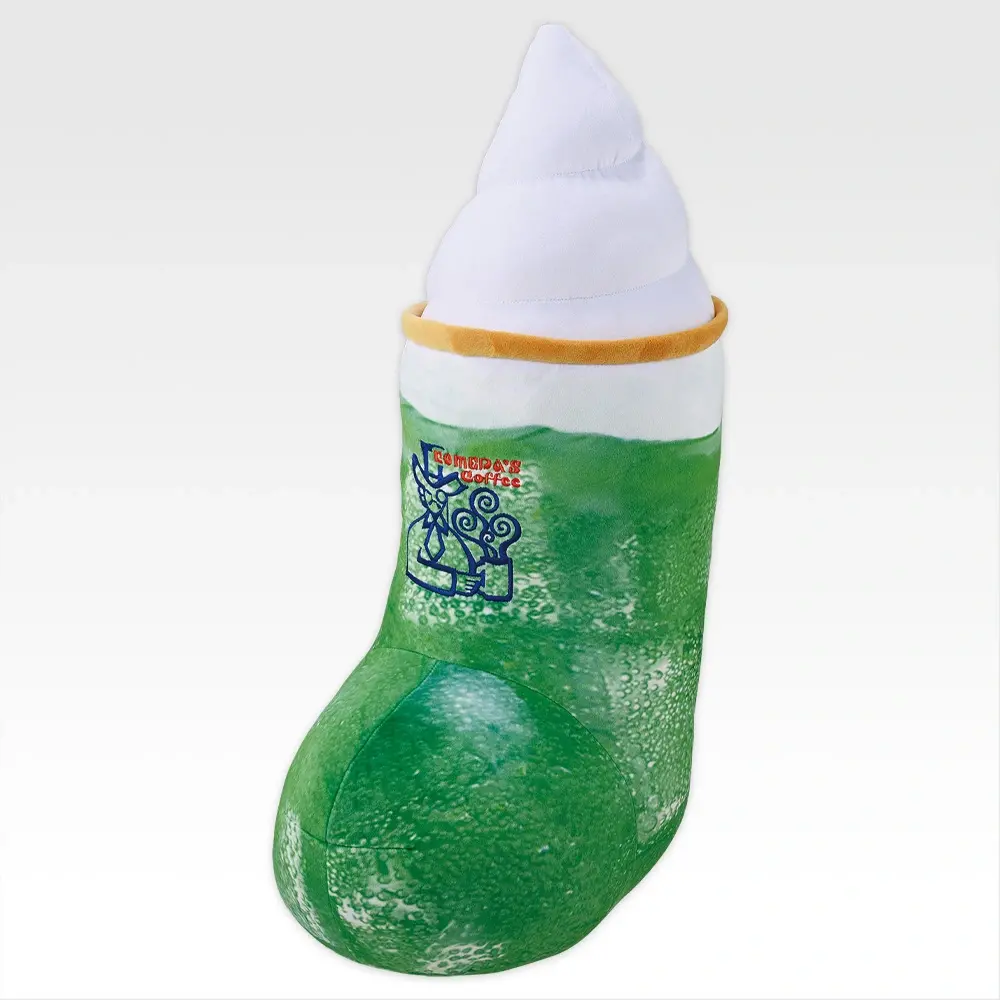 【デカい】一番くじ「コメダ珈琲店」に“約56㎝の巨大クリームソーダクッション”が登場。本日より全国のファミリーマートなどで発売_009