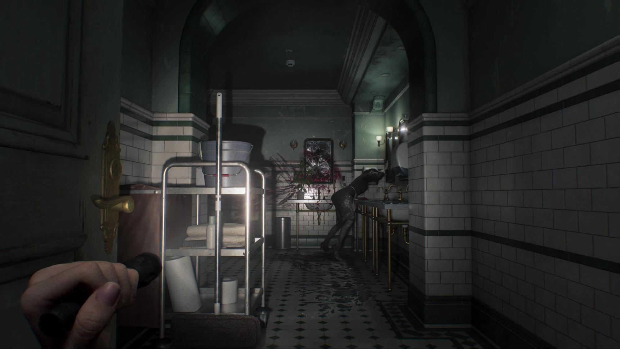 『バイオハザード レクイエム』先行プレイ。「静」のホラーだったグレース編に対し、レオン編は「動」のアクションに_021